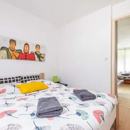 Apartment Sapi Happy Sunny Flat With A Garden Chamonix